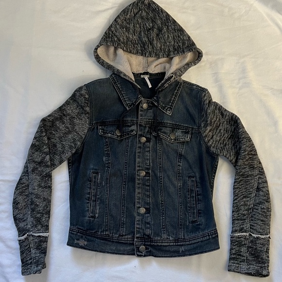 Free People Distressed Denim Jacket - Picture 1 of 11